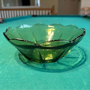 Vintage Depression Glass decorative Bowl with scalloped and fluted edges